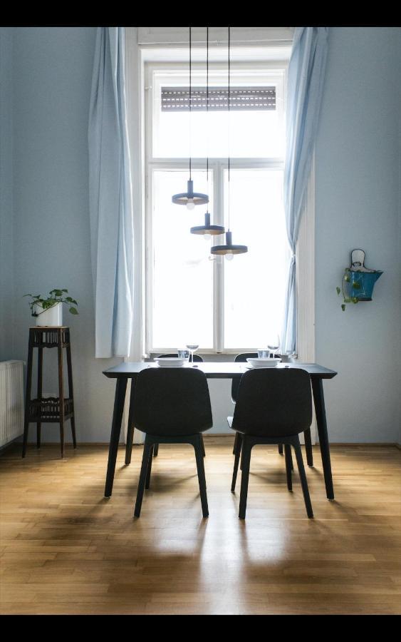 Budapestayz - Jozsef Apartments ภายนอก รูปภาพ