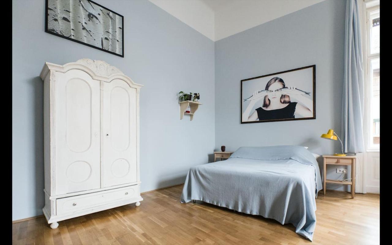 Budapestayz - Jozsef Apartments ภายนอก รูปภาพ